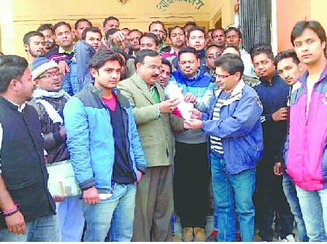 In Ramnagar representatives, doctors face to face